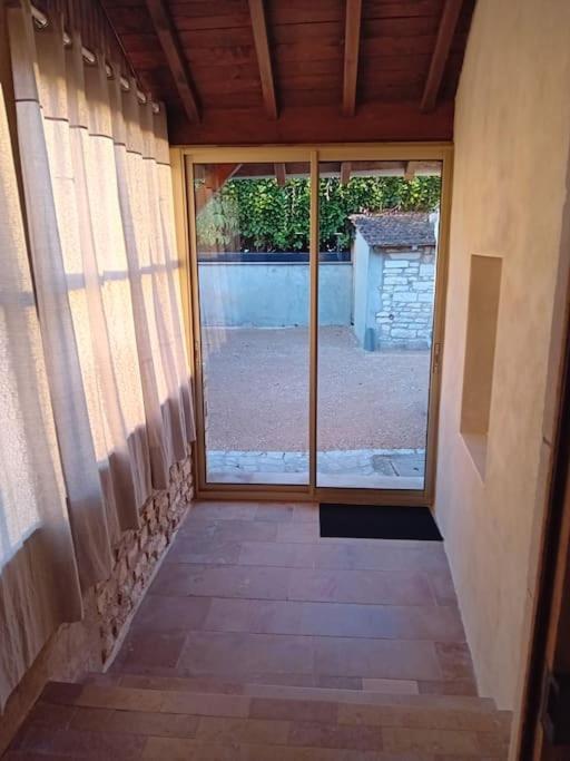 Petite Maison En Pierre Au Calme Avec Exterieur Montbellet Exteriér fotografie