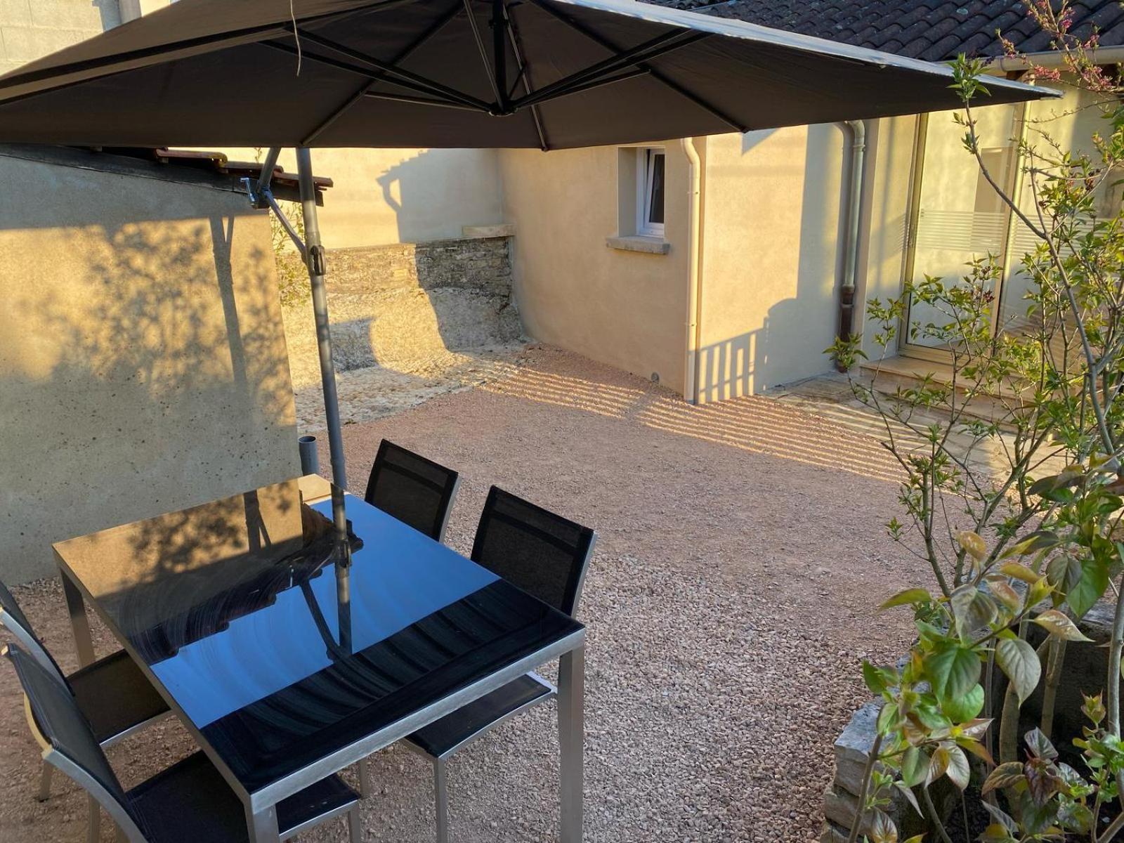Petite Maison En Pierre Au Calme Avec Exterieur Montbellet Exteriér fotografie